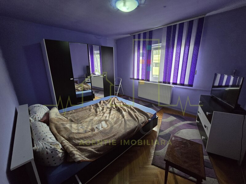 Bucovina, decomandat, model mare, mobilat si utilat.